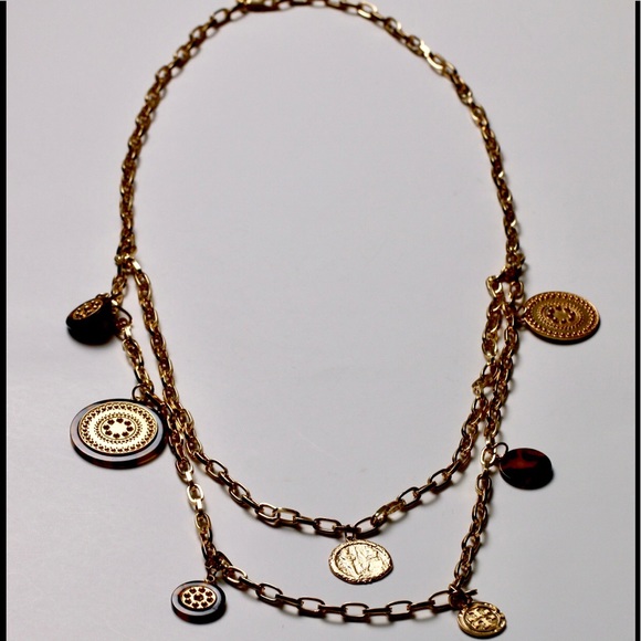 Elegant Gold Coin Pendant Necklace - Picture 8 of 11